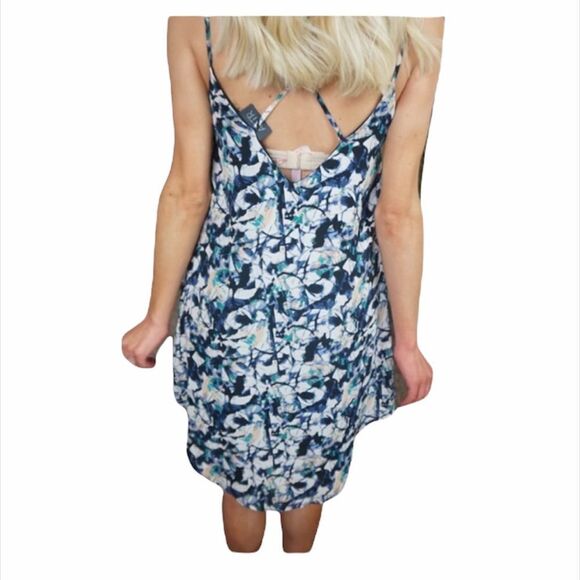 ✨ Astr strappy shift dress with mesh inset✨ - Picture 4 of 6